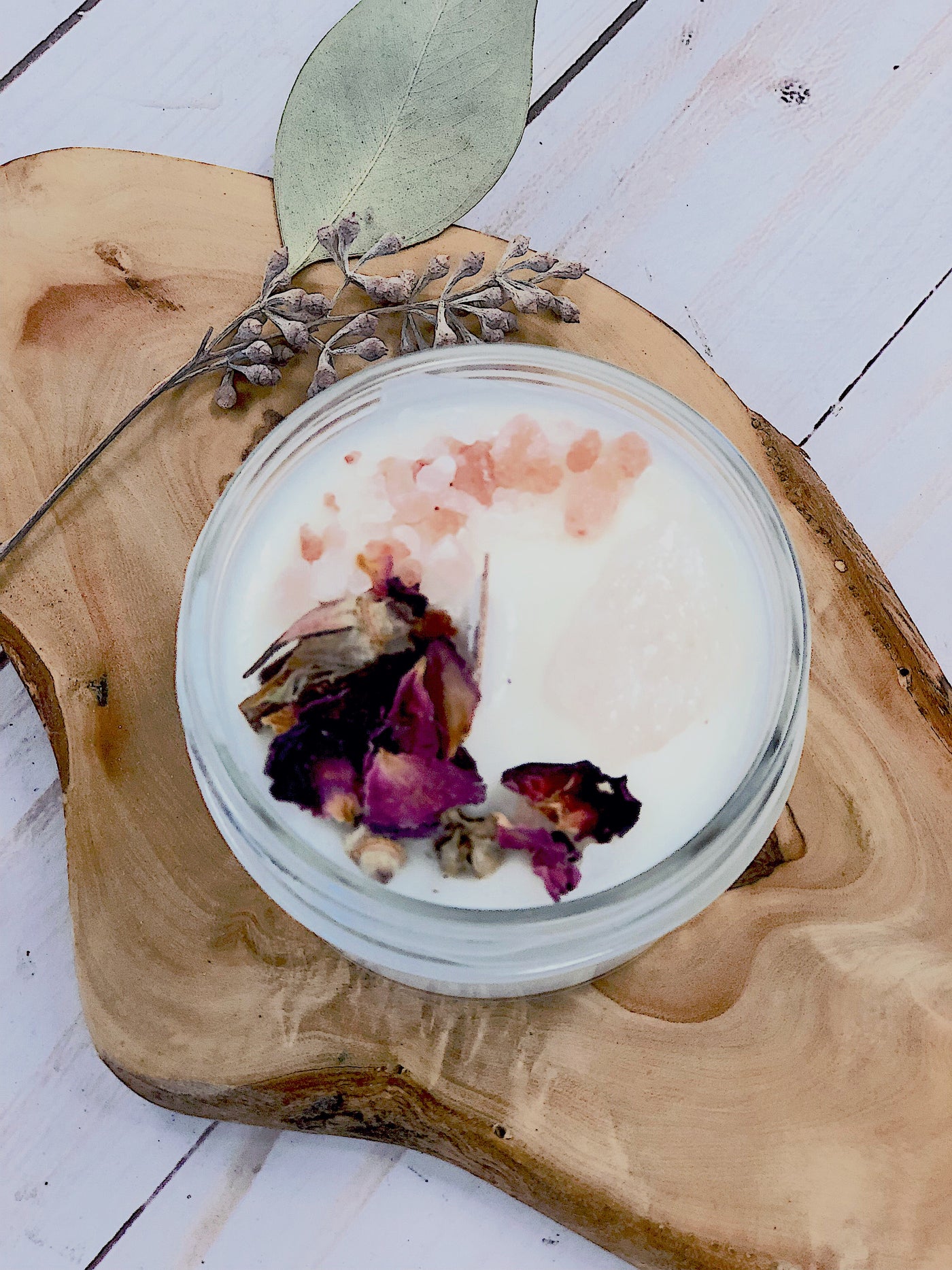 Organic Vegan Cruelty-Free Soy Wax love Spell Candle With Essential Oils and Crystals - Roses & Chains | Fashionable Clothing, Shoes, Accessories, & More