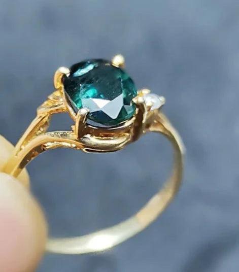 18K Gold, 1.6 Carat Natural Sapphire Ring