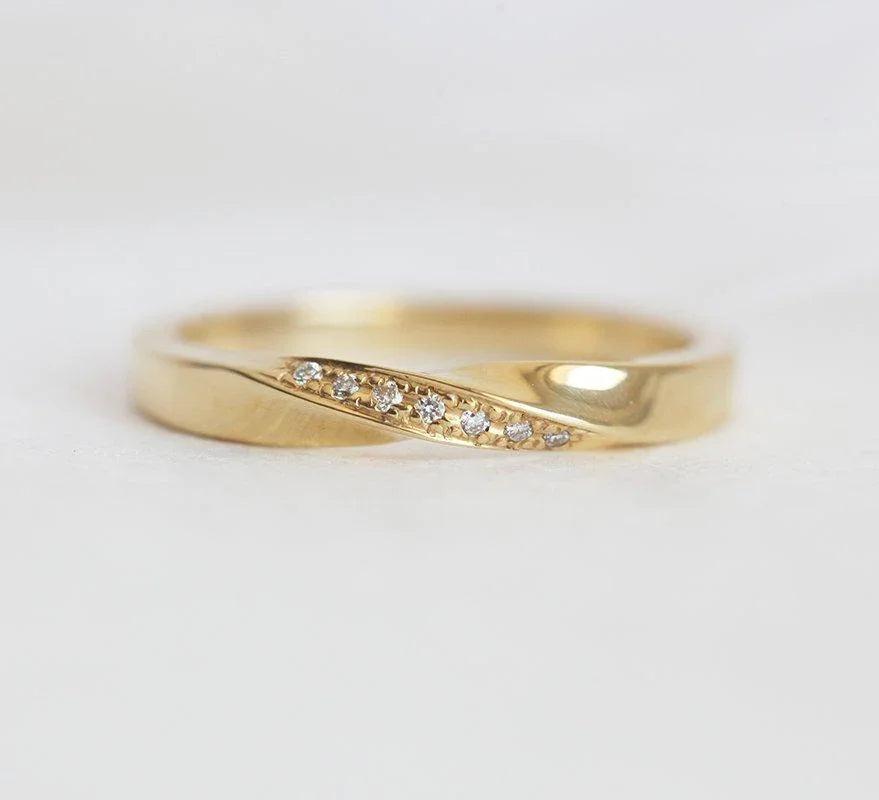 Solid Gold Twist Ring Ring With Moissanite Diamonds- White Or Yellow Gold Options