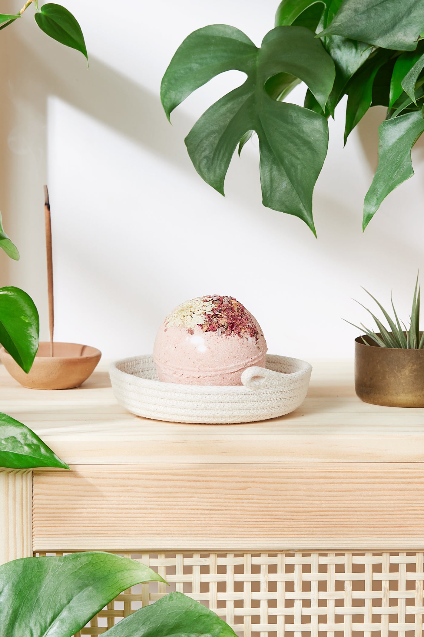Organic Vegan Cruelty-Free Bath Bomb (with Crystal Inside) - Roses & Chains | Fashionable Clothing, Shoes, Accessories, & More